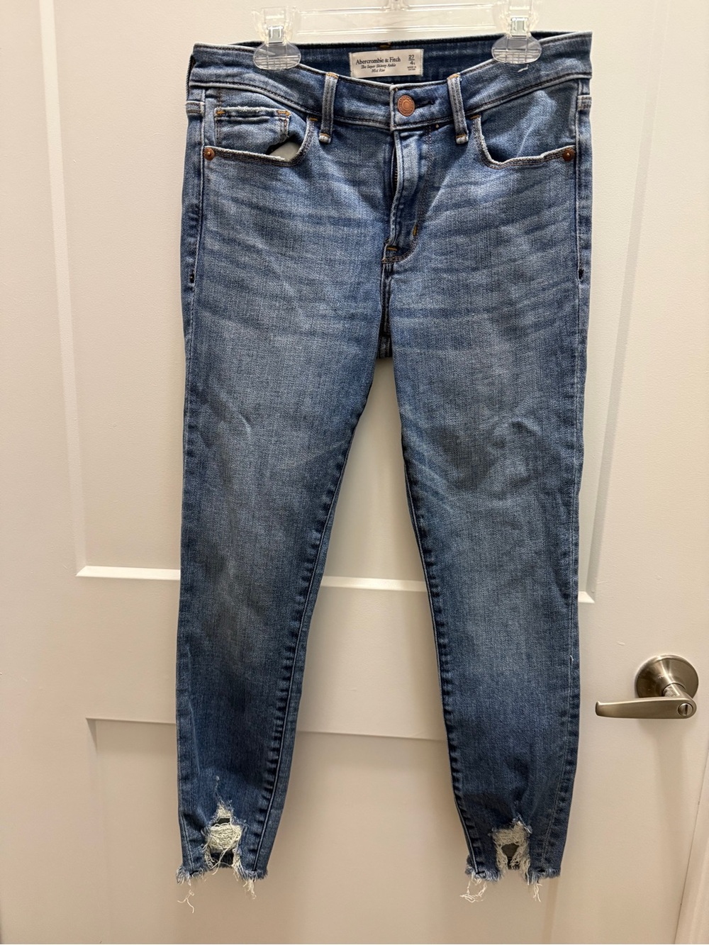 Abercrombie & Fitch Blue Cropped Distressed Skinny Jeans 4 short